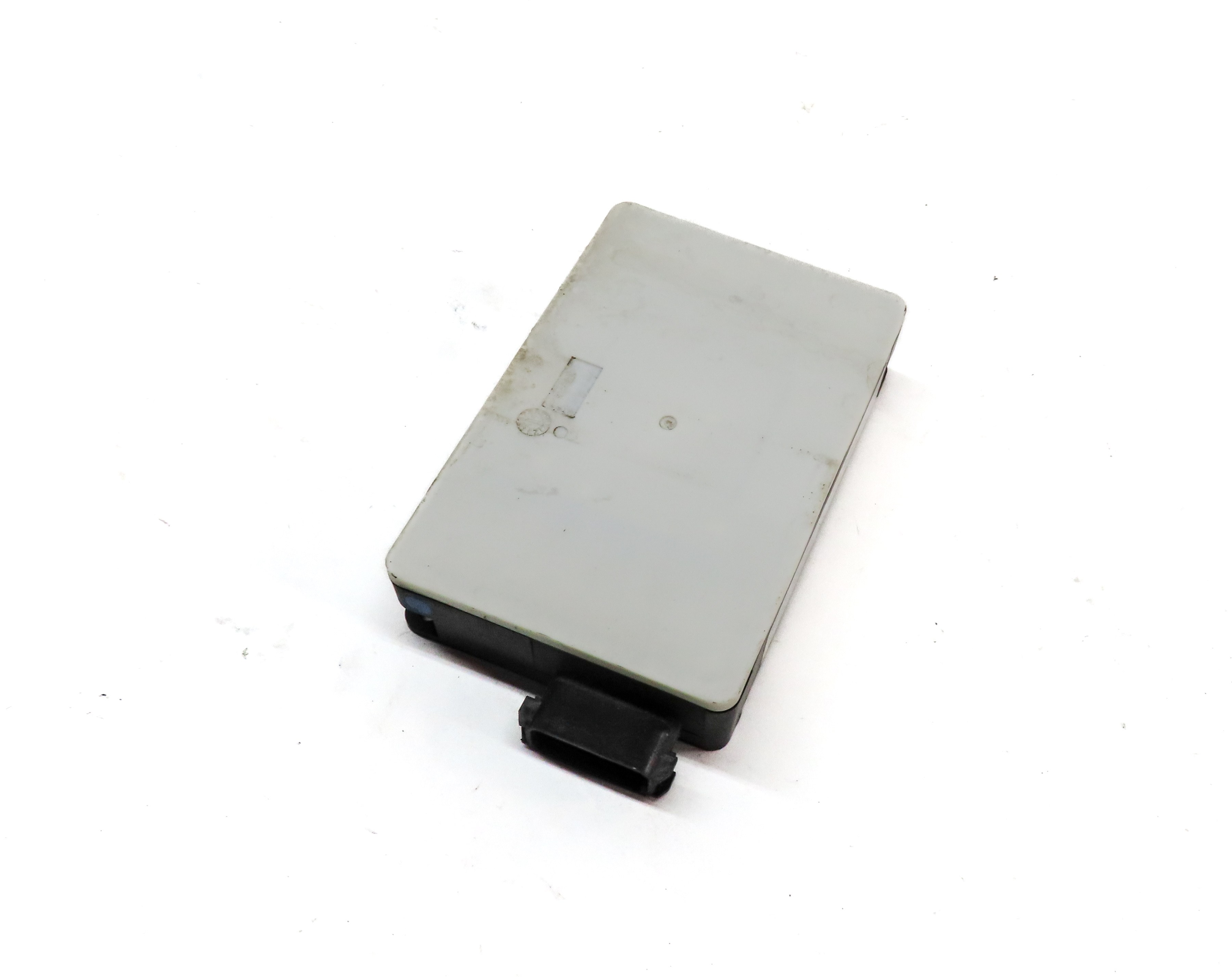 2010 MERCEDES S400 (W221) REAR LEFT BLIND SPOT RADAR SENSOR CONTROL MODULE — exact item pictured